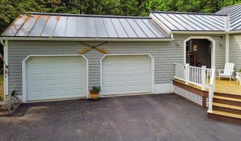 1 Castle View Ln, Belgrade, ME 04917