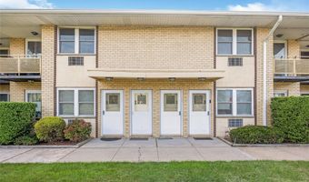 700 Broadway 28, Amityville, NY 11701