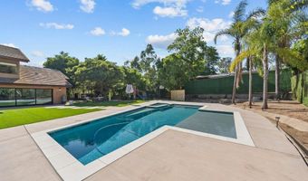 20 Lake Helix Dr, La Mesa, CA 91941