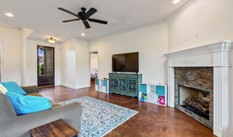 111 London Cv, Batesville, MS 38606