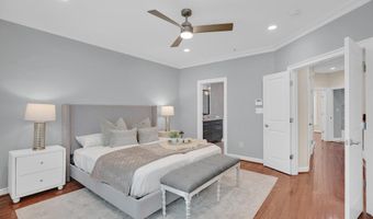 1818 POTOMAC GREENS Dr, Alexandria, VA 22314