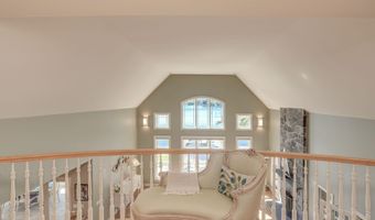 11 Clark Island Rd, Amherst, NH 03031