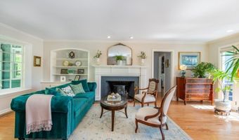 40 Hemlock Ave, Andover, NJ 07860