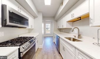 2011 N OAKLAND St, Arlington, VA 22207