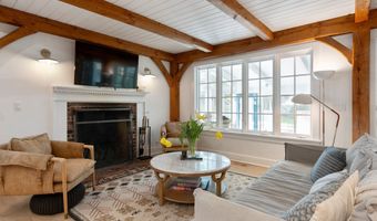 8 Twixt Rd, Cornwall, CT 06753