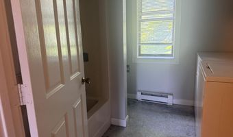 3 Orchard Hills Pkwy, Bangor, ME 04401
