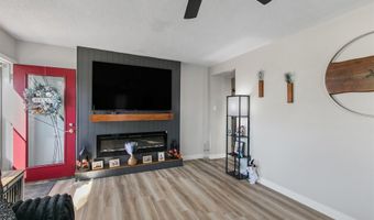 705 17th Ave SW, Altoona, IA 50009