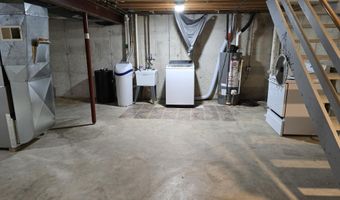 5695 Wilshire Dr, Madison, WI 53711