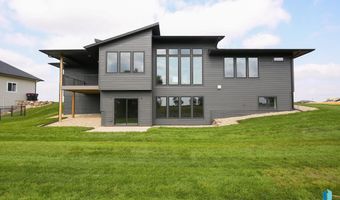 1005 S Haley Ave, Brandon, SD 57005