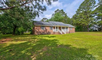 589 White Pines Cir, Camden, SC 29020