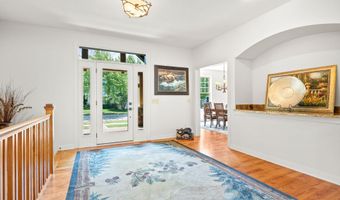 11668 E Laketowne Dr, Albertville, MN 55301
