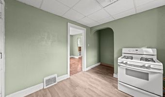 884 Lovers Ln, Akron, OH 44306