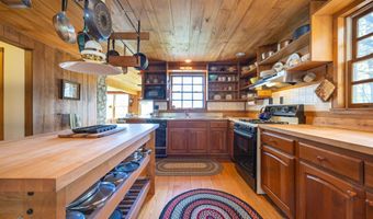 57 Darling Ln, Barnet, VT 05821