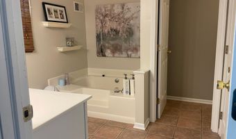 2329 Woodridge Dr, Adrian, MI 49221