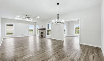 2213 Golfview Dr, Auburn, IN 46706
