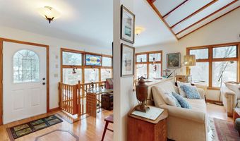 29 Carol St, Danbury, CT 06810