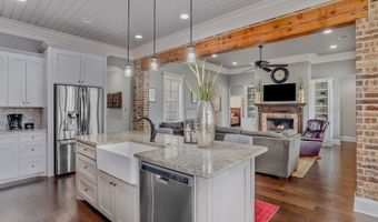 106 Pear Tree Ln, Benton, LA 71006