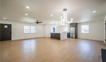 723 8th St, Bentonville, AR 72712