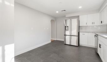 73 Tucker St, Lincoln, RI 02865