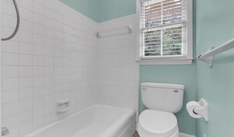 1904 Chatham Dr, Albany, GA 31721