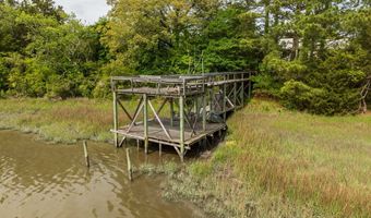 24324 ADAMS HILL Dr, Accomac, VA 23301