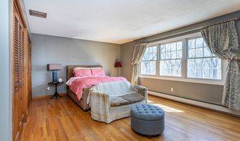 9 Delno Dr, Danbury, CT 06811