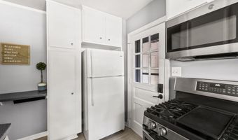 5706 9TH Rd N, Arlington, VA 22205