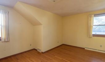 1717 E LINDBERGH St, Appleton, WI 54911