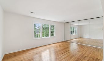 4906 VAN WALBEEK Pl, Annandale, VA 22003
