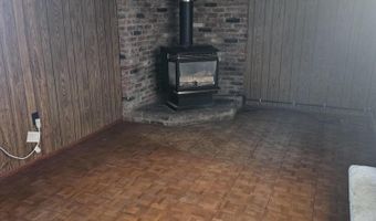 2 Jeffrey Ln, Albany, NY 12211