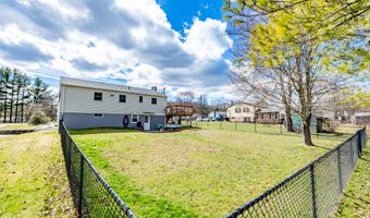 394 Mile Ln, Middletown, CT 06457