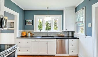 32 Chapin Rd, Barrington, RI 02806
