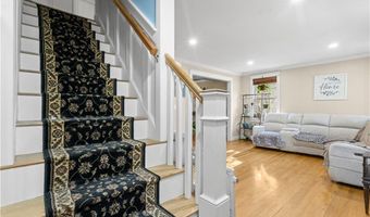 16 Karen Dr, Hopkinton, RI 02832