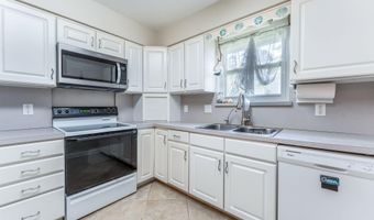 162 BELVEDERE St, Atlantic Beach, FL 32233