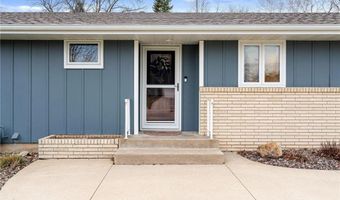 307 21st St NW, Austin, MN 55912