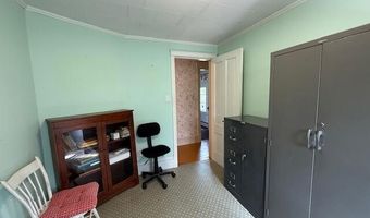10 Palm St, Baileyville, ME 04694