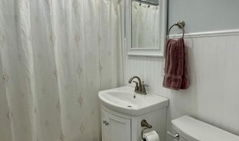 10 Crawford Dr, Bath, ME 04530