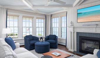 217 Hope St 1, Bristol, RI 02809