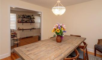 14 Lee Ave, Newport, RI 02840