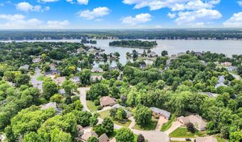 9015 Admirals Pointe Dr, Indianapolis, IN 46236