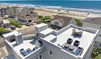 10 11TH St, Beach Haven, NJ 08008