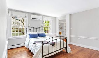 42 Second St, Newport, RI 02840