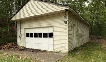 21 7th St, Auburn, ME 04210