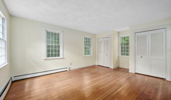 93 Harris Meadow Ln, Barnstable, MA 02630