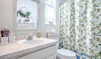 926 DEKLEVA Dr, Apopka, FL 32712