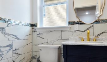 92 W 6TH St, Bayonne, NJ 07002