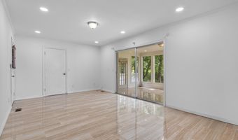 107 Barnett Dr, Bishopville, SC 29010