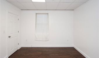 413 High St, Bristol, RI 02809