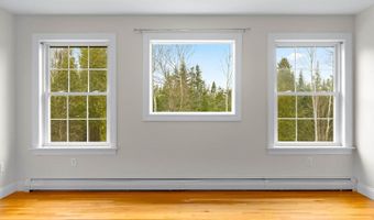 183 Skyline Rd, Bangor, ME 04401