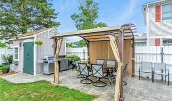 82 Martin St, East Providence, RI 02914